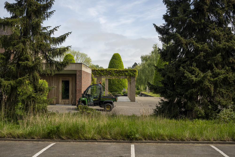 Selwerderhof met oude en nieuwe aula